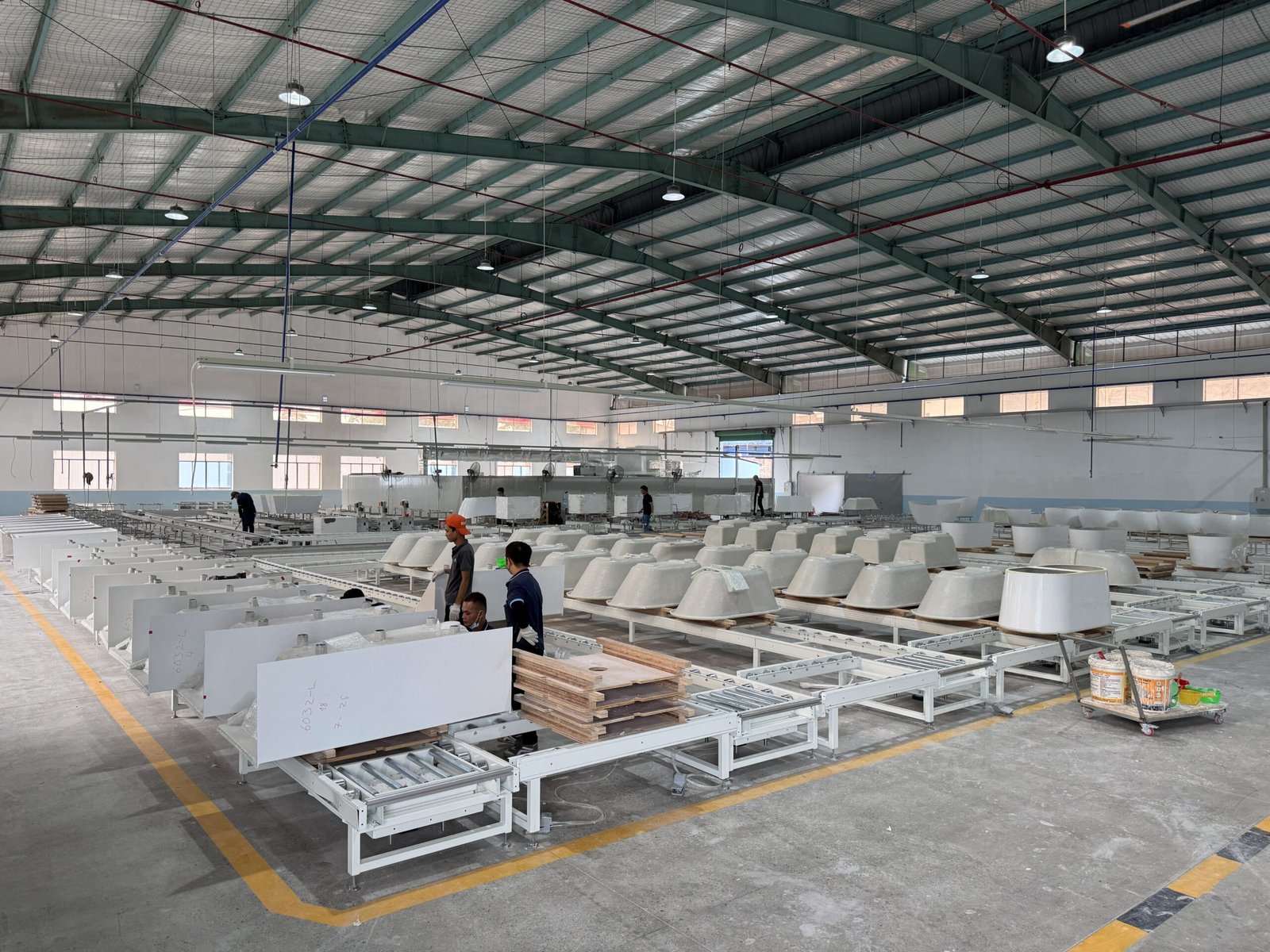 acrylic bathtub production line in Salvere Vietnam factory