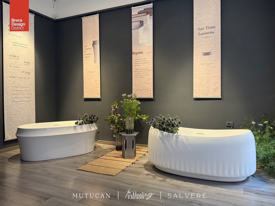 Freestanding acrylic bathtub displayed at Salvere milan design week 2026