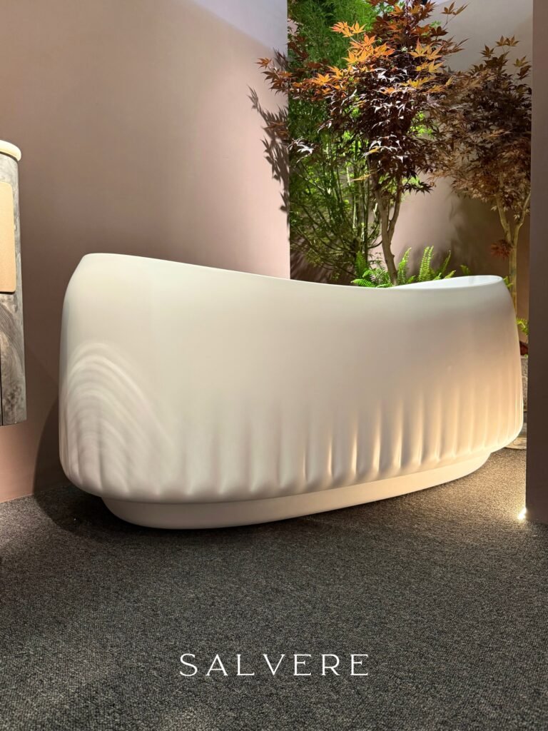 Freestanding acrylic bathtub displayed at Salvere KBC Shanghai 2026 booth