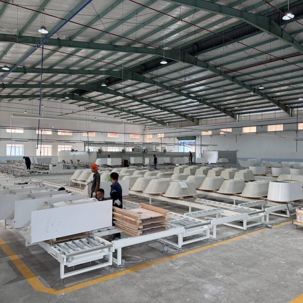 acrylic bathtub production line in Salvere Vietnam factory